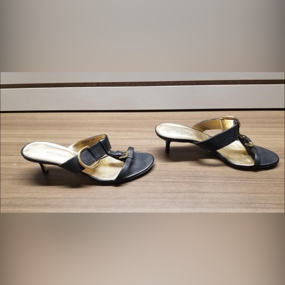 Dolce & Gabbana Black and Gold Heels - Picture 5 of 12